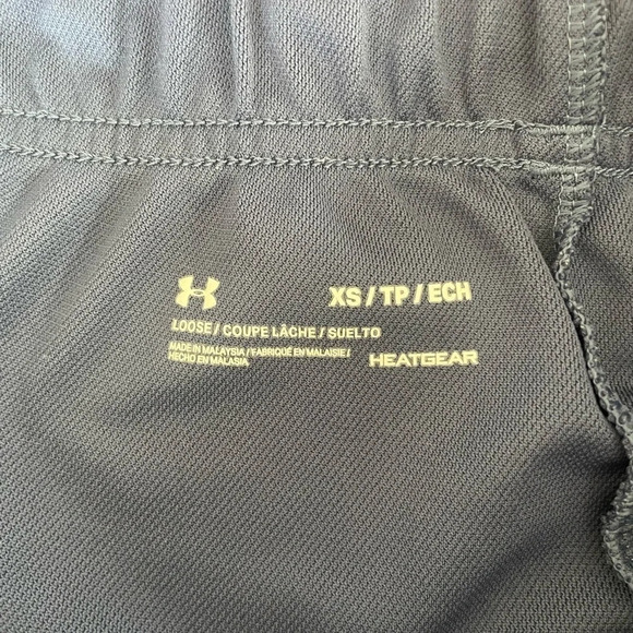 Under Armour Short Bundle, Size Xs, One Pair Is Missing Size Tag. - Picture 3 of 7